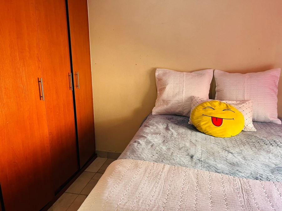 2 Bedroom Property for Sale in Waterval East North West